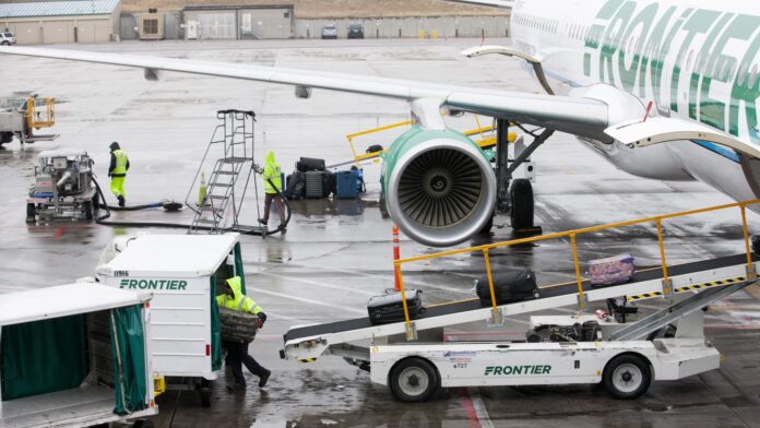 Frontier Airlines offers free checked bags promo in swipe at Southwest