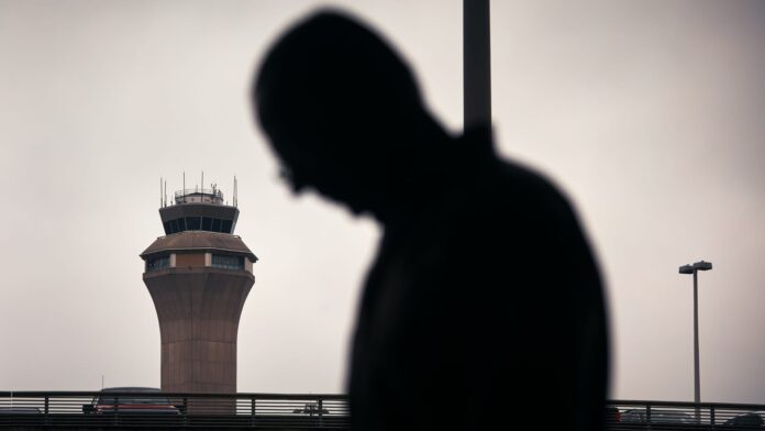 Newark air traffic controllers lost contact with planes overnight