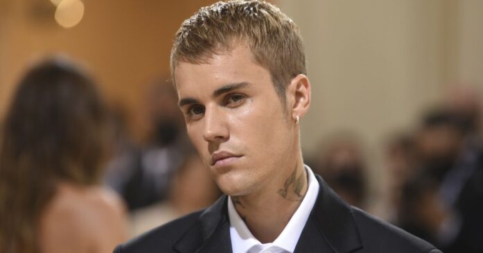 Justin Bieber says he is 'selfish' in series of cryptic social media posts