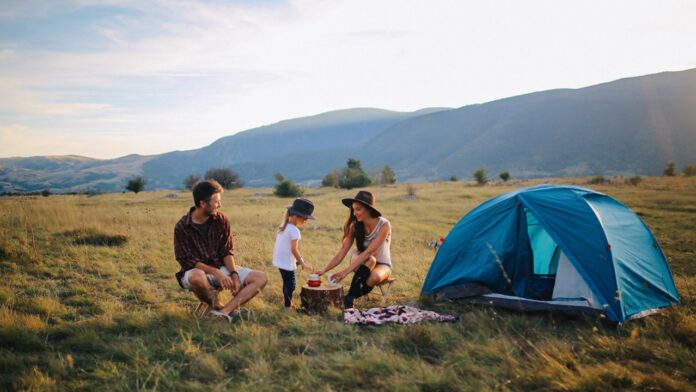 10 family tents for a comfortable camping experience