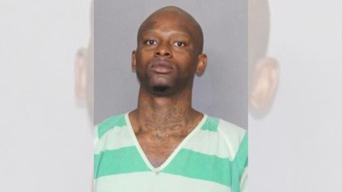 Escaped inmate McArthur Mathis still on the run after psychiatric hospital break