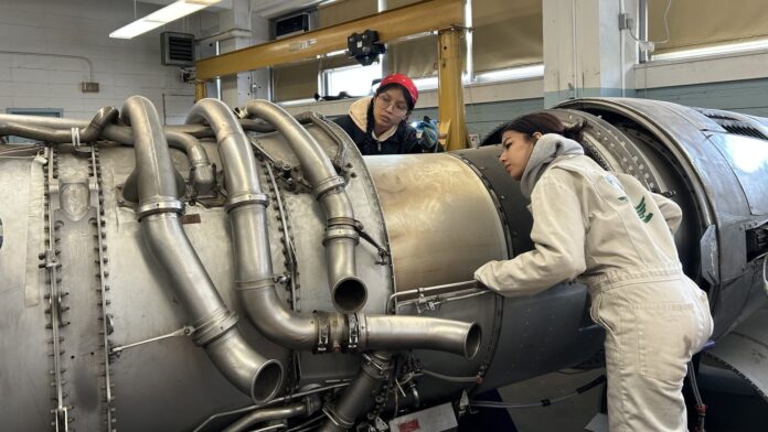 Trump touts manufacturing jobs, but aviation workers are hard to hire