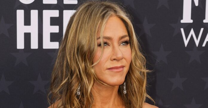 Jennifer Aniston says performing on Broadway is on her bucket list