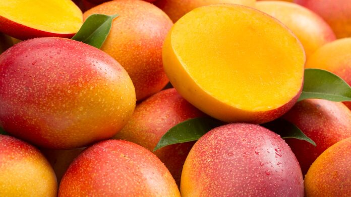 Tropical fruit could help your heart, plus passenger defends 'gate lice' behavior